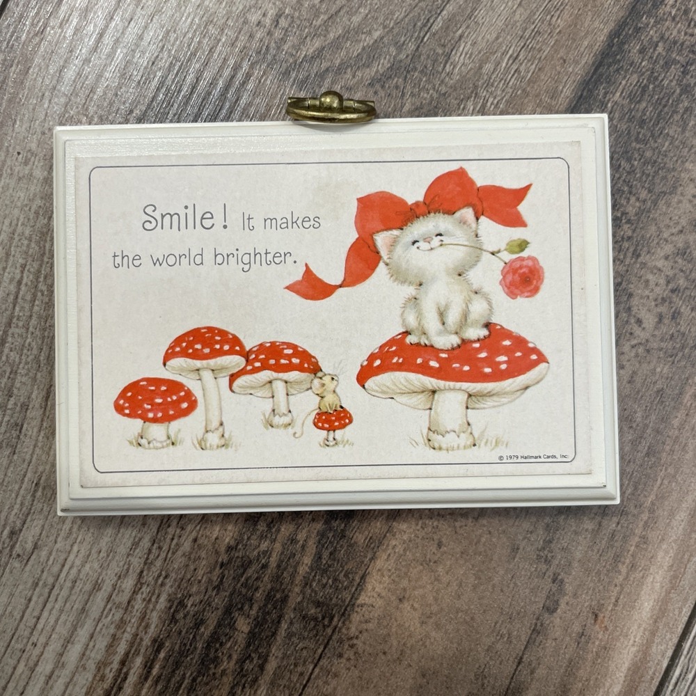 Hallmark Cards Plaque 'Smile It Makes World‎ Brighter' Cat Mouse Mushrooms 1979